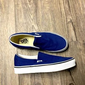 Size 7.5m/9w blue slip on Vans